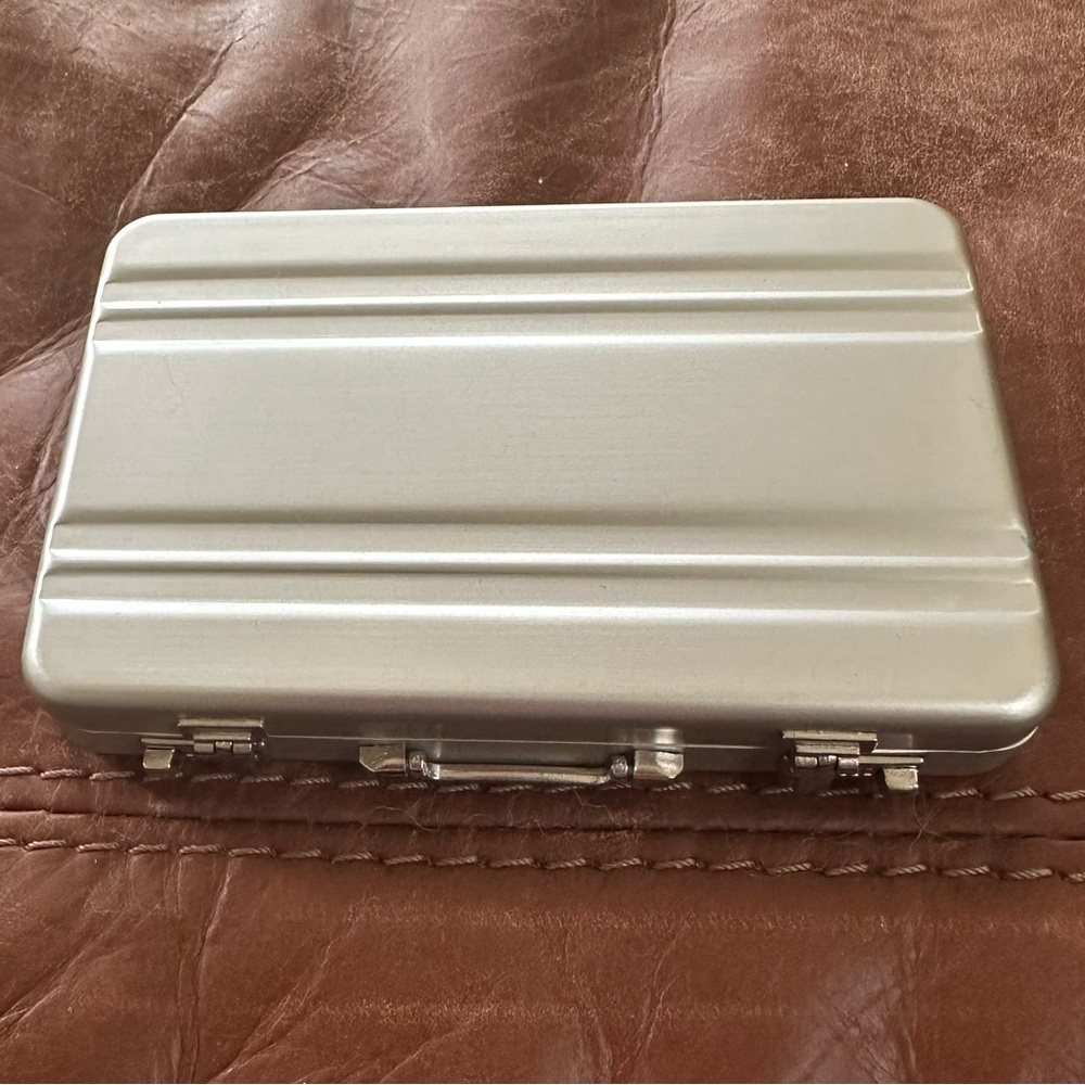 Unique business card holder